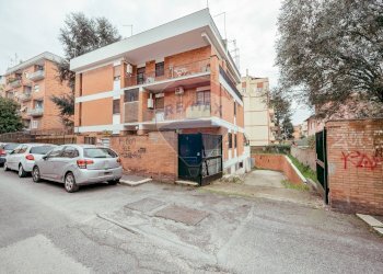 Box Via Diano Marina, Roma (neighborhood Torrevecchia) - photo 1