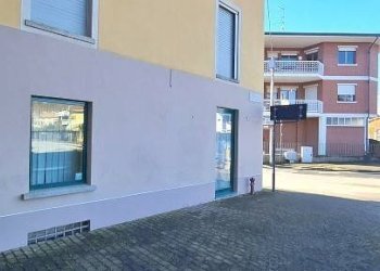 Facciata - Ufficio via Martire Gaudenzio Martinetti, 6, Cavallirio - foto 22