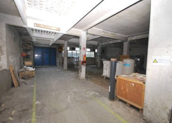 Dettagli - Capannone via Faliero Vezzani, Genova (zona Sampierdarena) - foto 5