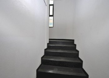 Interno palazzo - Capannone via Faliero Vezzani, Genova (zona Sampierdarena) - foto 19