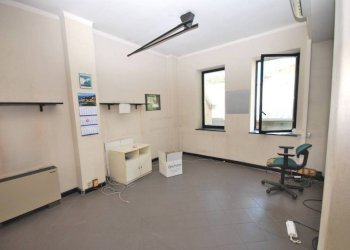 Interno non residenziale - Capannone via Faliero Vezzani, Genova (zona Sampierdarena) - foto 22