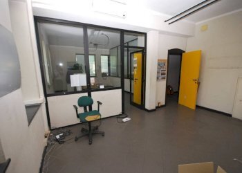 Interno non residenziale - Capannone via Faliero Vezzani, Genova (zona Sampierdarena) - foto 23