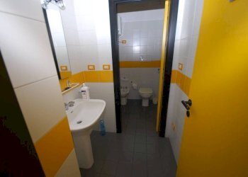Bagno - Capannone via Faliero Vezzani, Genova (zona Sampierdarena) - foto 27