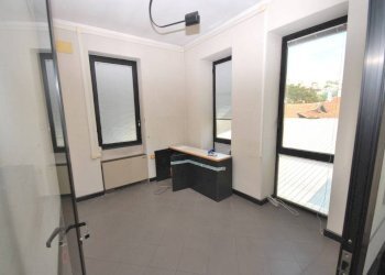 Interno non residenziale - Capannone via Faliero Vezzani, Genova (zona Sampierdarena) - foto 29