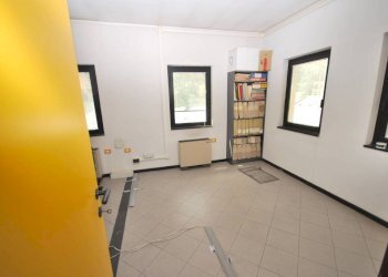 Interno non residenziale - Capannone via Faliero Vezzani, Genova (zona Sampierdarena) - foto 34