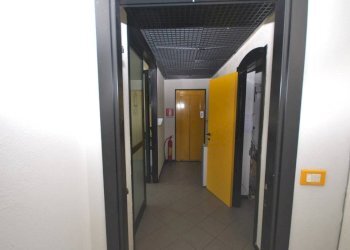 Interno palazzo - Capannone via Faliero Vezzani, Genova (zona Sampierdarena) - foto 35