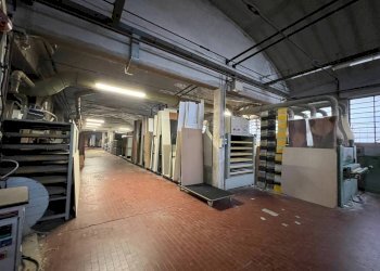 Interno non residenziale - Capannone via Luigi Cadorna, 65, Carugo - foto 2