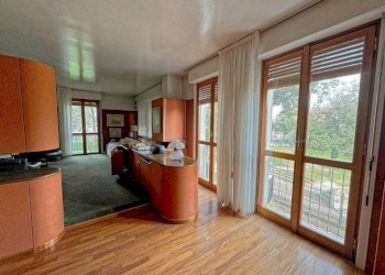 Soggiorno - Appartamento via Rinaldo Rigola, 7, Milano - foto 2