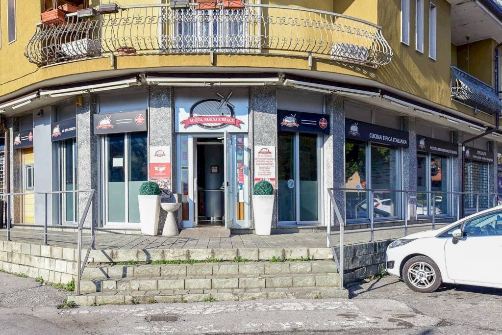 Facciata - Restaurant via Cesare Battisti, Erba - photo 2