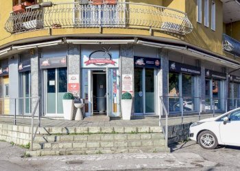 Facciata - Restaurant via Cesare Battisti, Erba - photo 2