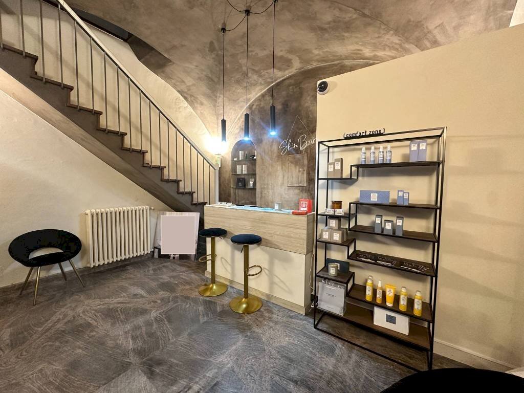 Interno non residenziale - Negozio via Ferruccio Valobra, 62, Carmagnola - foto 2