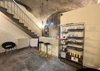 Interno non residenziale - Negozio via Ferruccio Valobra, 62, Carmagnola - foto 2