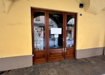 Interno palazzo - Negozio via Ferruccio Valobra, 62, Carmagnola - foto 6