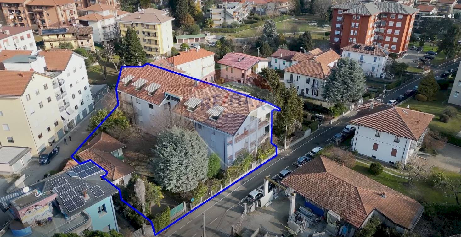 Stabile - Palazzo VIA SAN LUIGI, 28 
 Arona, Arona - foto 1