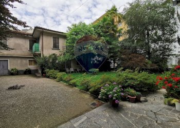 Stabile - Palazzo VIA SAN LUIGI, 28 
 Arona, Arona - foto 2