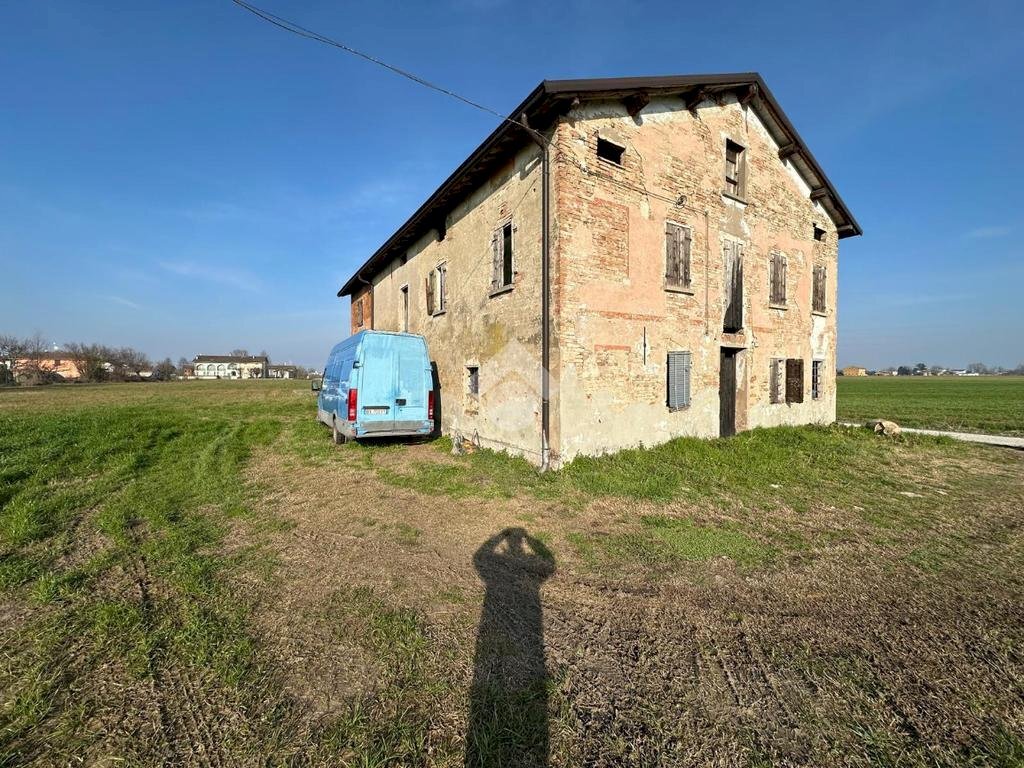 Rustic Via San Leonardo, Castelnovo di Sotto - photo 2