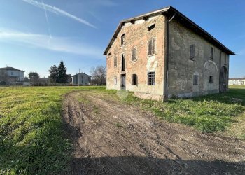 Rustic Via San Leonardo, Castelnovo di Sotto - photo 1