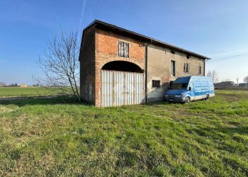 Rustic Via San Leonardo, Castelnovo di Sotto - photo 4