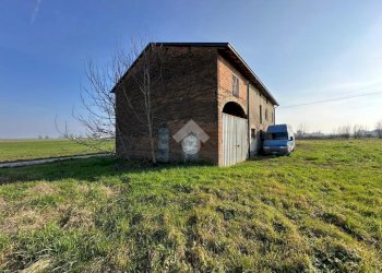 Rustic Via San Leonardo, Castelnovo di Sotto - photo 8