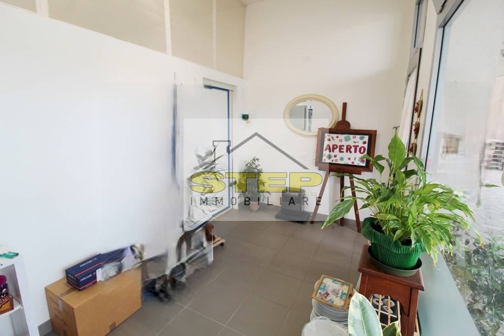 Locale Commerciale PIAZZA COOPERAZIONE, Ravenna - foto 2