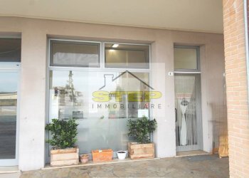 Locale Commerciale PIAZZA COOPERAZIONE, Ravenna - foto 1