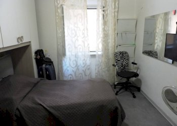 Camera da letto - Quadrilocale vico Pier Maria Ciurlo, Genova (zona Sampierdarena) - foto 4