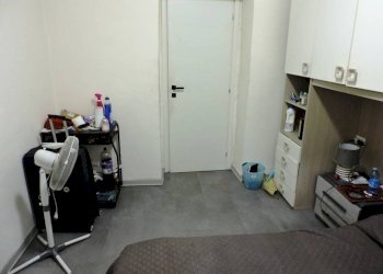 Camera da letto - Quadrilocale vico Pier Maria Ciurlo, Genova (zona Sampierdarena) - foto 5