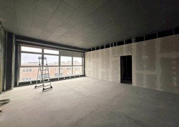 Interno non residenziale - Shop via Alfredo Veroni, Parma - photo 2