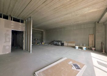 Interno non residenziale - Shop via Alfredo Veroni, Parma - photo 3