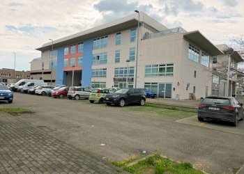 Facciata - Shop via Alfredo Veroni, Parma - photo 11