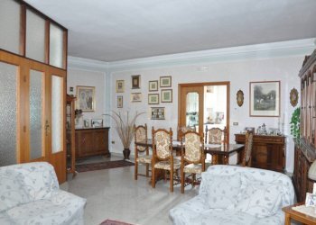 Salone - Casa indipendente corso Giuseppe Garibaldi, 379, Senise - foto 1