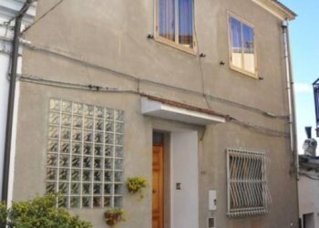 Facciata - Casa indipendente corso Giuseppe Garibaldi, 379, Senise - foto 3