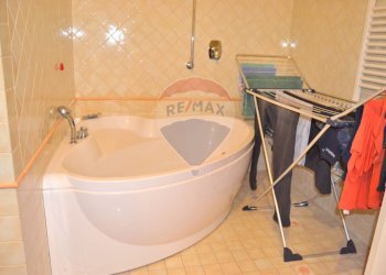 Three-room apartment via carlo marre', 6 
 Borzonasca, Borzonasca - photo 13