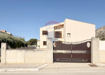 Semi-detached Villa Via Pier Santi Mattarella, Erice - photo 1