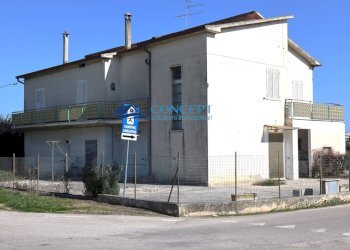Independent house via de Pinedo, Martinsicuro - photo 1