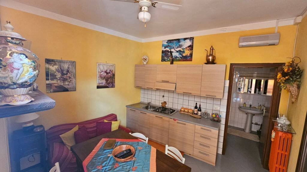 Cucina - Appartamento via Alessandro Volta, 26, Saluzzo - foto 1