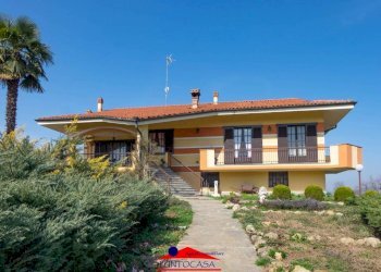 Facciata - Villa via Villata, 18, frazione Roata Rossi, Cuneo - foto 1