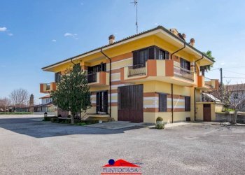 Facciata - Villa via Villata, 18, frazione Roata Rossi, Cuneo - foto 41