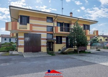 Facciata - Villa via Villata, 18, frazione Roata Rossi, Cuneo - foto 42