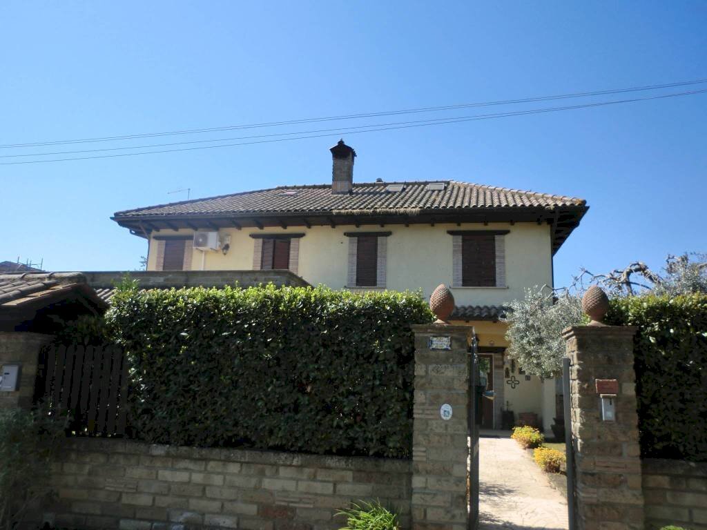 Facciata - Villa via John Fitzgerald Kennedy, Monterosi - photo 1