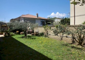 Giardino - Villa via John Fitzgerald Kennedy, Monterosi - foto 12