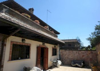 Facciata - Villa via John Fitzgerald Kennedy, Monterosi - foto 19