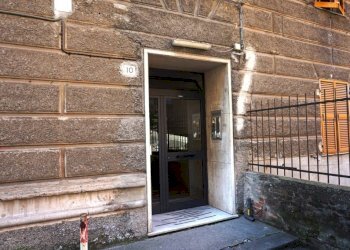 Facciata - Bilocale via Curro', 10, Genova (zona Sampierdarena) - foto 3