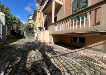 Facciata - Appartamento in Villa Corso Buenos Aires, Chiavari - foto 1