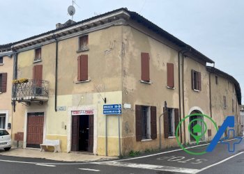 Stable - Palace piazza Guglielmo Marconi angolo via xxiv giugno, Solferino - photo 2