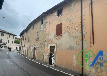 Stable - Palace piazza Guglielmo Marconi angolo via xxiv giugno, Solferino - photo 5