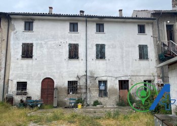 Stable - Palace piazza Guglielmo Marconi angolo via xxiv giugno, Solferino - photo 9