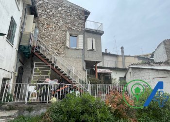 Stable - Palace piazza Guglielmo Marconi angolo via xxiv giugno, Solferino - photo 10