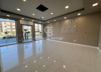 Locale Commerciale Via Salvo D'acquisto, Agropoli - foto 12