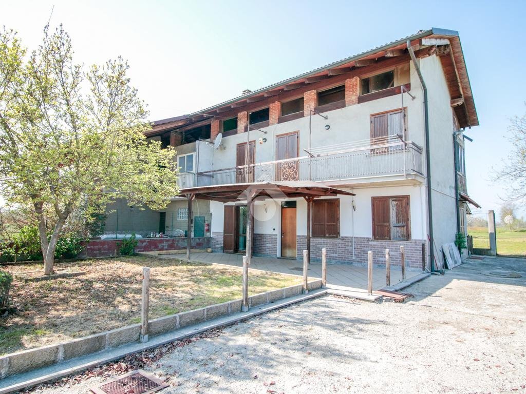Casa indipendente Strada paradiso, Rivarolo Canavese - foto 1